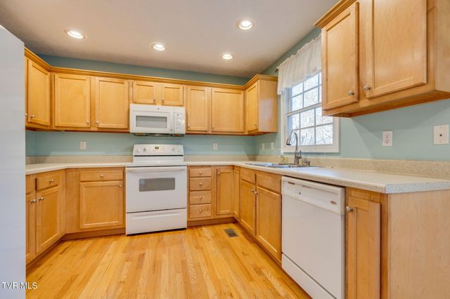 1032 Carrington Court, Kingsport, TN 37660