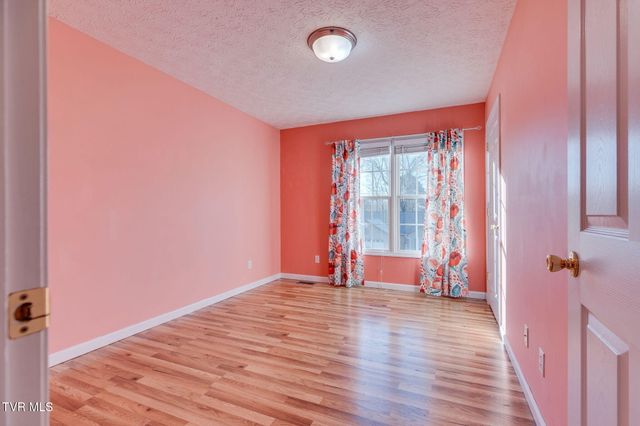 1032 Carrington Court, Kingsport, TN 37660