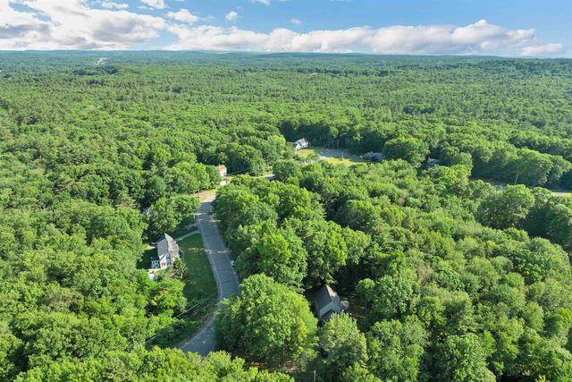 9 Meadowview Drive, Plaistow, NH 03865