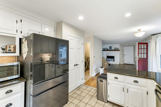 9 Meadowview Drive, Plaistow, NH 03865