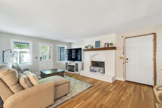 9 Meadowview Drive, Plaistow, NH 03865
