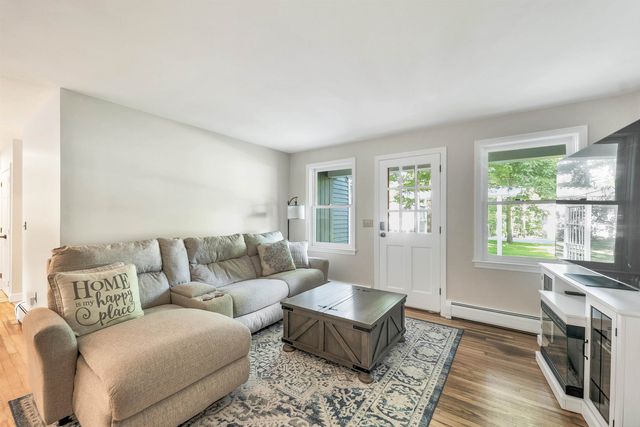 9 Meadowview Drive, Plaistow, NH 03865