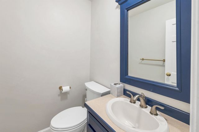9 Meadowview Drive, Plaistow, NH 03865