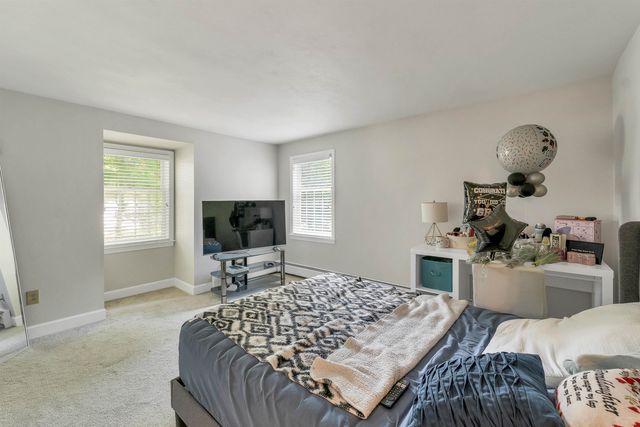 9 Meadowview Drive, Plaistow, NH 03865