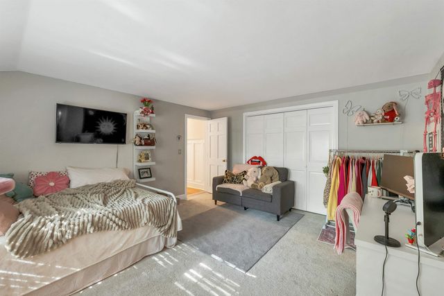 9 Meadowview Drive, Plaistow, NH 03865