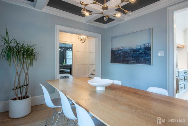 10 N 8th N Avenue, Highland Park, NJ 08904