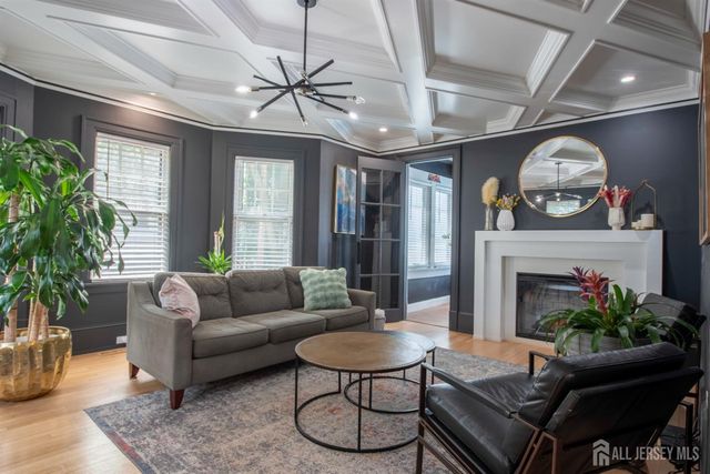 10 N 8th N Avenue, Highland Park, NJ 08904