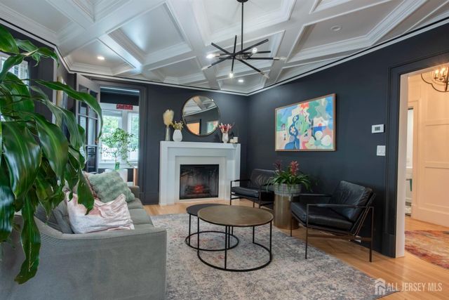 10 N 8th N Avenue, Highland Park, NJ 08904