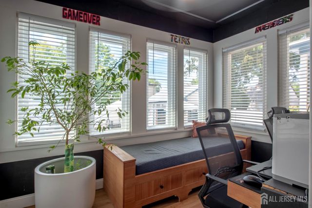 10 N 8th N Avenue, Highland Park, NJ 08904