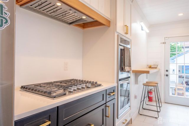 10 N 8th N Avenue, Highland Park, NJ 08904