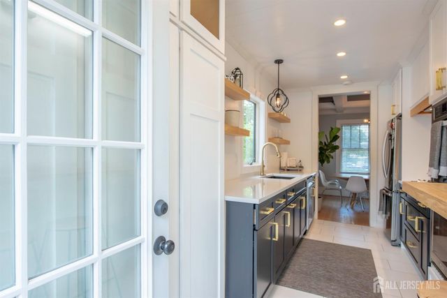 10 N 8th N Avenue, Highland Park, NJ 08904