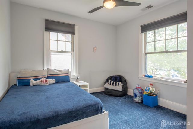 10 N 8th N Avenue, Highland Park, NJ 08904