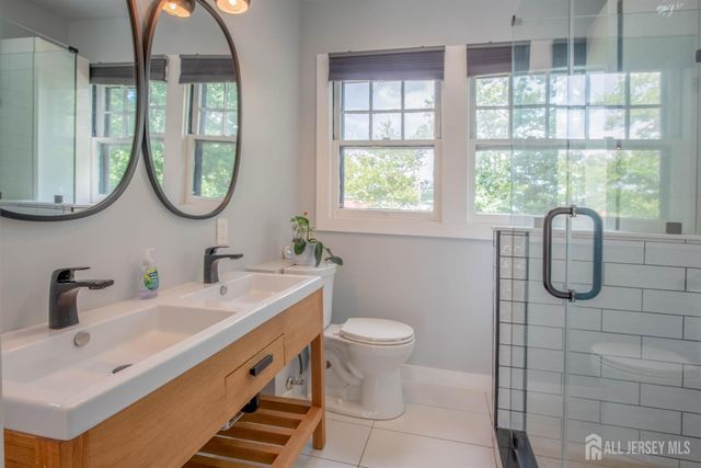 10 N 8th N Avenue, Highland Park, NJ 08904