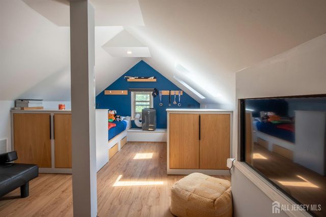 10 N 8th N Avenue, Highland Park, NJ 08904