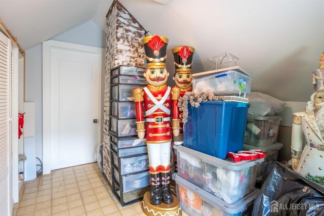 10 N 8th N Avenue, Highland Park, NJ 08904