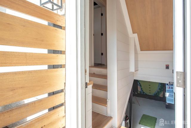 10 N 8th N Avenue, Highland Park, NJ 08904