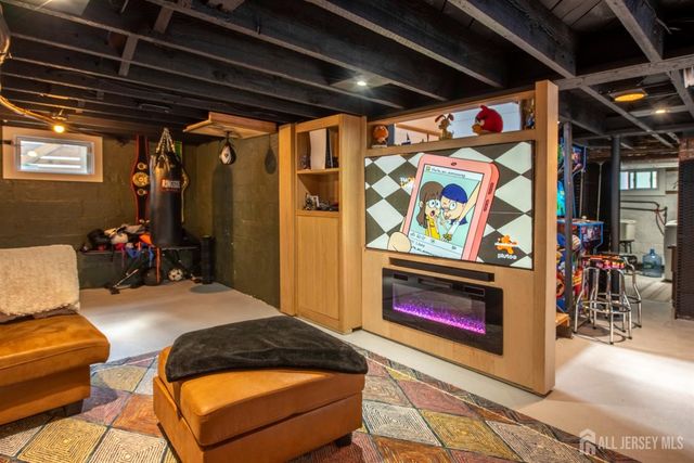 10 N 8th N Avenue, Highland Park, NJ 08904