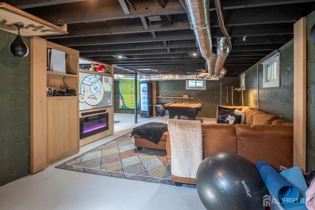 10 N 8th N Avenue, Highland Park, NJ 08904