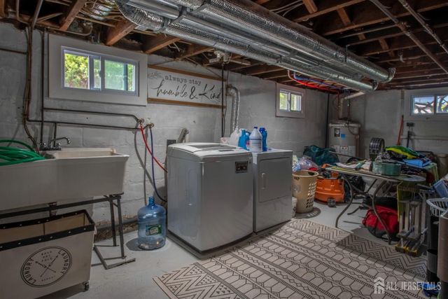 10 N 8th N Avenue, Highland Park, NJ 08904