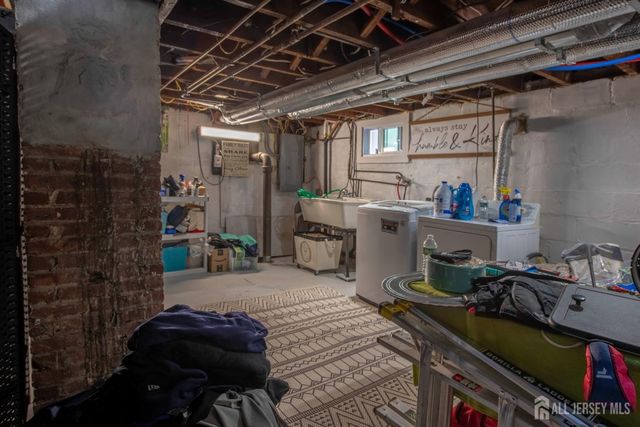 10 N 8th N Avenue, Highland Park, NJ 08904