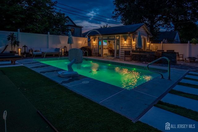 10 N 8th N Avenue, Highland Park, NJ 08904