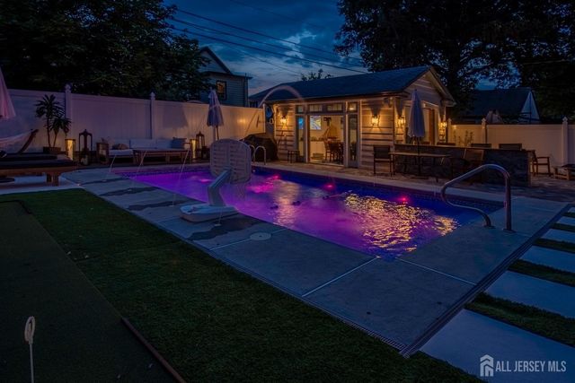 10 N 8th N Avenue, Highland Park, NJ 08904