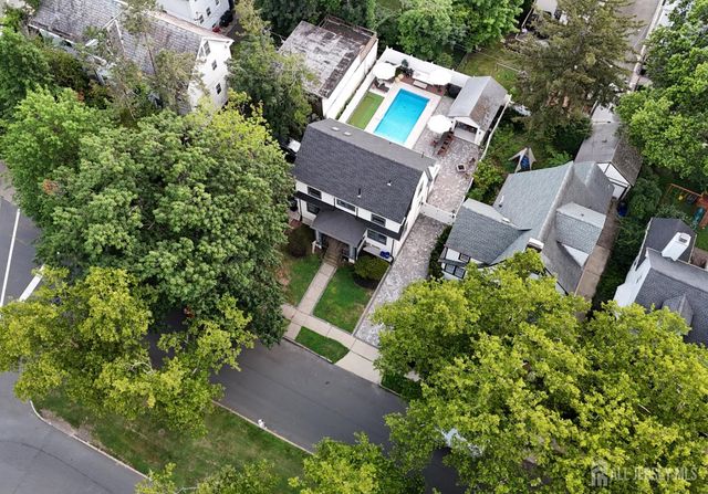 10 N 8th N Avenue, Highland Park, NJ 08904