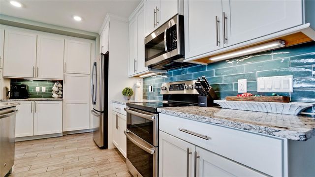 379 ARUBA CIRCLE 303, Bradenton, FL 34209