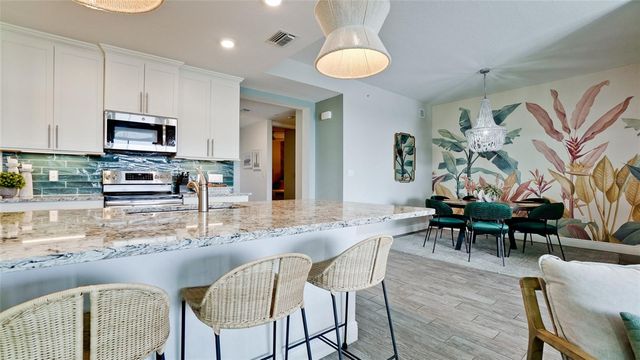 379 ARUBA CIRCLE 303, Bradenton, FL 34209