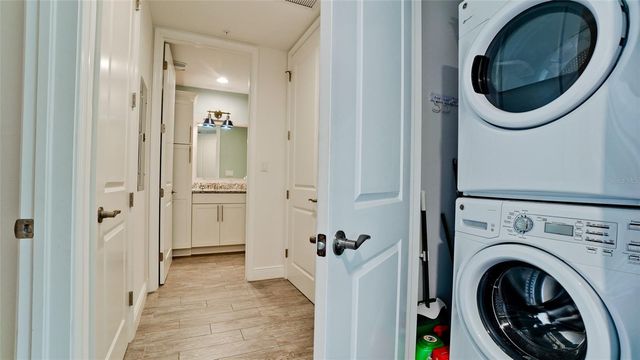 379 ARUBA CIRCLE 303, Bradenton, FL 34209