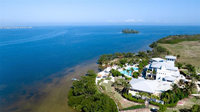 379 ARUBA CIRCLE 303, Bradenton, FL 34209