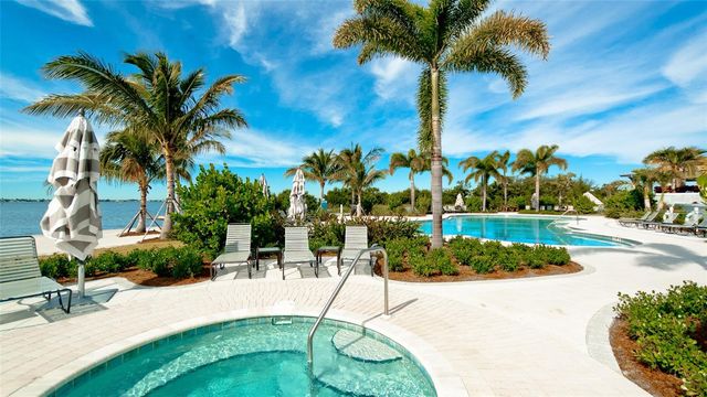 379 ARUBA CIRCLE 303, Bradenton, FL 34209