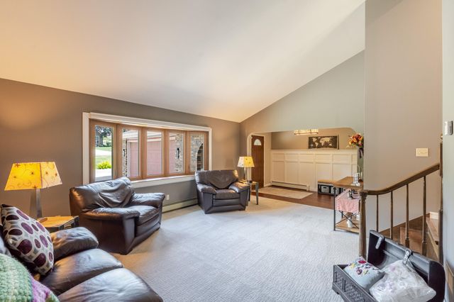 1813 Forest Lane, Crown Point, IN 46307