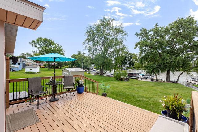 1813 Forest Lane, Crown Point, IN 46307
