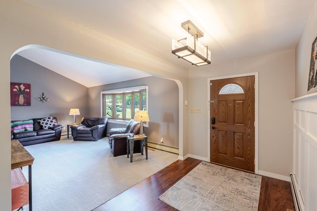 1813 Forest Lane, Crown Point, IN 46307