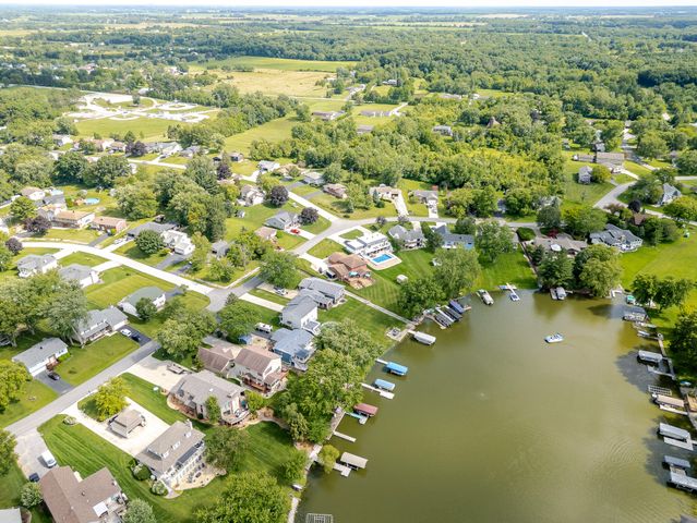 1813 Forest Lane, Crown Point, IN 46307