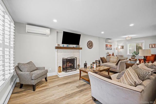 31 Country Lane Drive, Kings Park, NY 11754