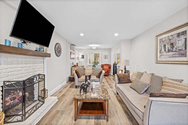 31 Country Lane Drive, Kings Park, NY 11754