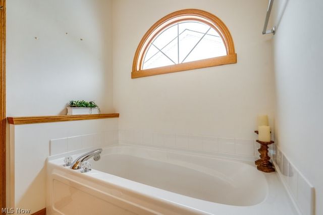 1235 Spring Ridge Circle, Alliance, OH 44601