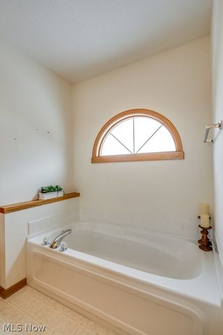 1235 Spring Ridge Circle, Alliance, OH 44601