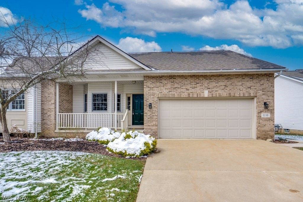 1235 Spring Ridge Circle, Alliance, OH 44601