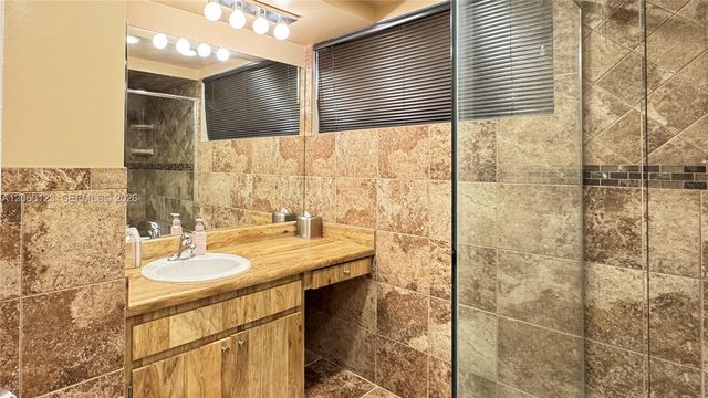 1151 Windward Dr 1151, Pembroke Pines, FL 33026