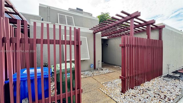 1151 Windward Dr 1151, Pembroke Pines, FL 33026