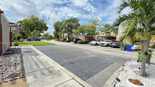 1151 Windward Dr 1151, Pembroke Pines, FL 33026