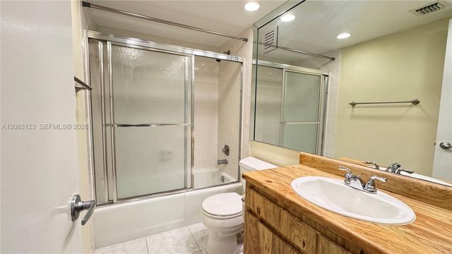 1151 Windward Dr 1151, Pembroke Pines, FL 33026