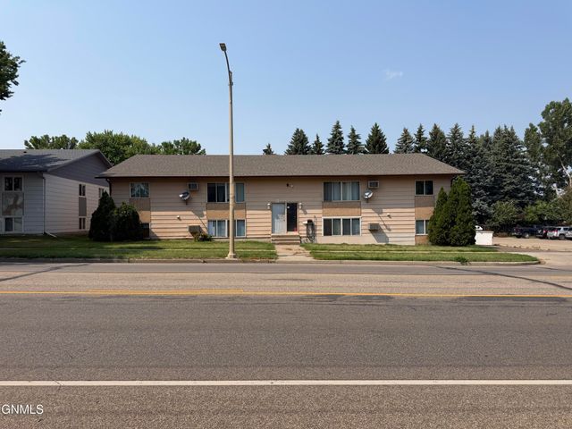2110 Divide Avenue, Bismarck, ND 58501 property photo