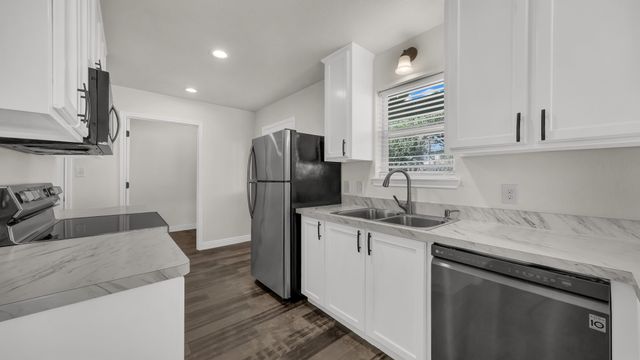 1830 Hitching Post Road, Granbury, TX 76049