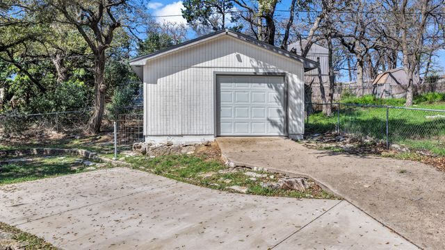 1830 Hitching Post Road, Granbury, TX 76049