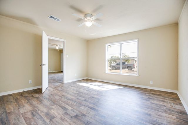 1106 Country Club Drive, Ballinger, TX 76821