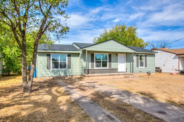 1106 Country Club Drive, Ballinger, TX 76821